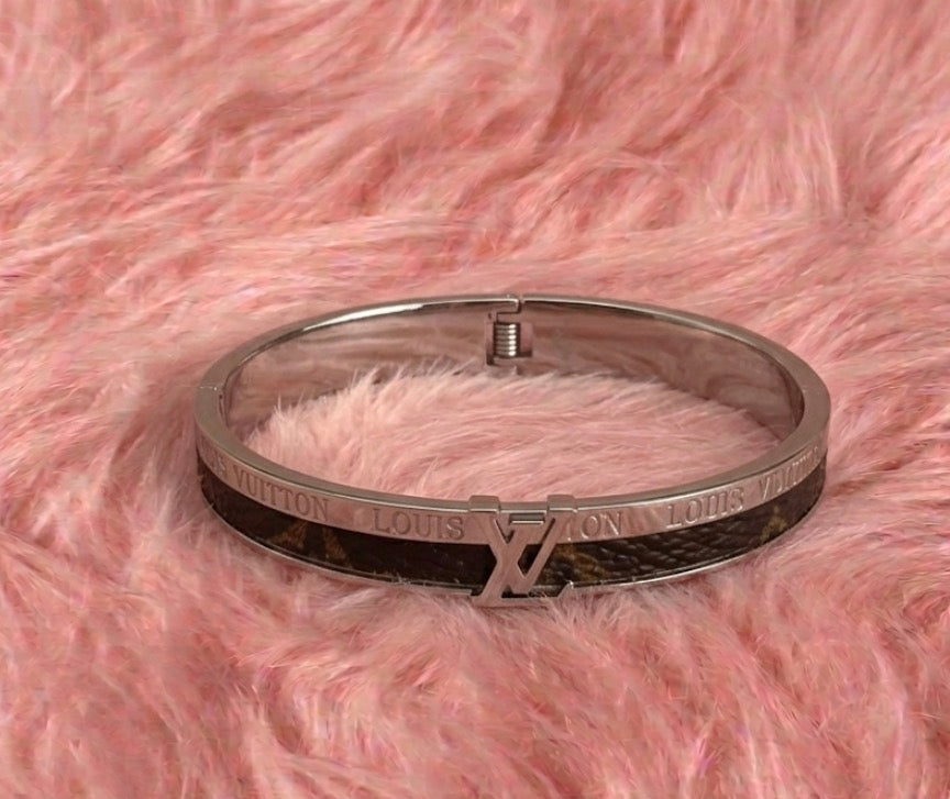 Luxe Designer-Inspired Bangle Bracelets(Box not included)